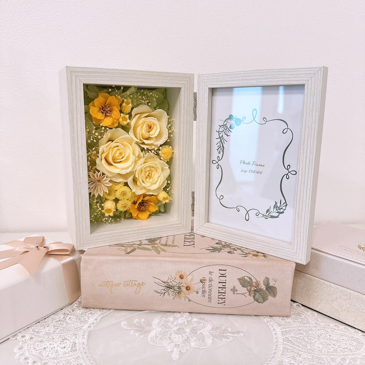 【プレミアム仕様フォトフレーム】 写真立て ボックスアレンジ バラ3輪 結婚 出産 長寿祝 仏花 供花 ペットメモリアル | 2枚目